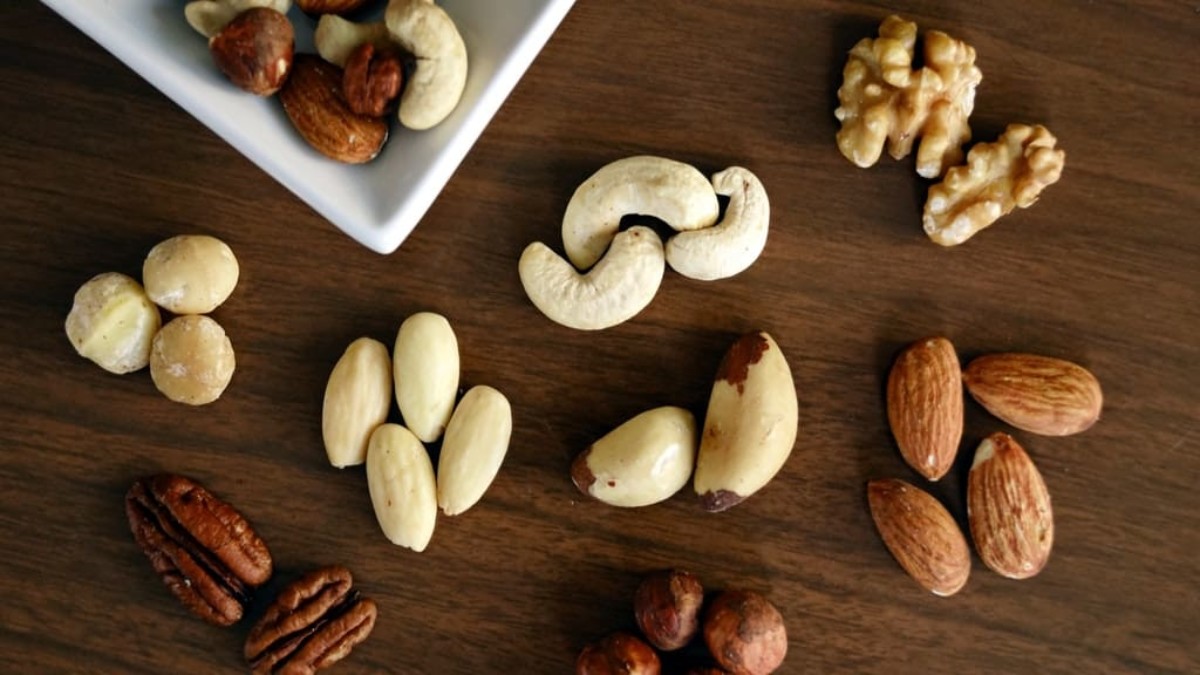 15 Amazing Benefits of Nuts for Skin, Hair and More