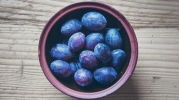 plums and dried plums prunes